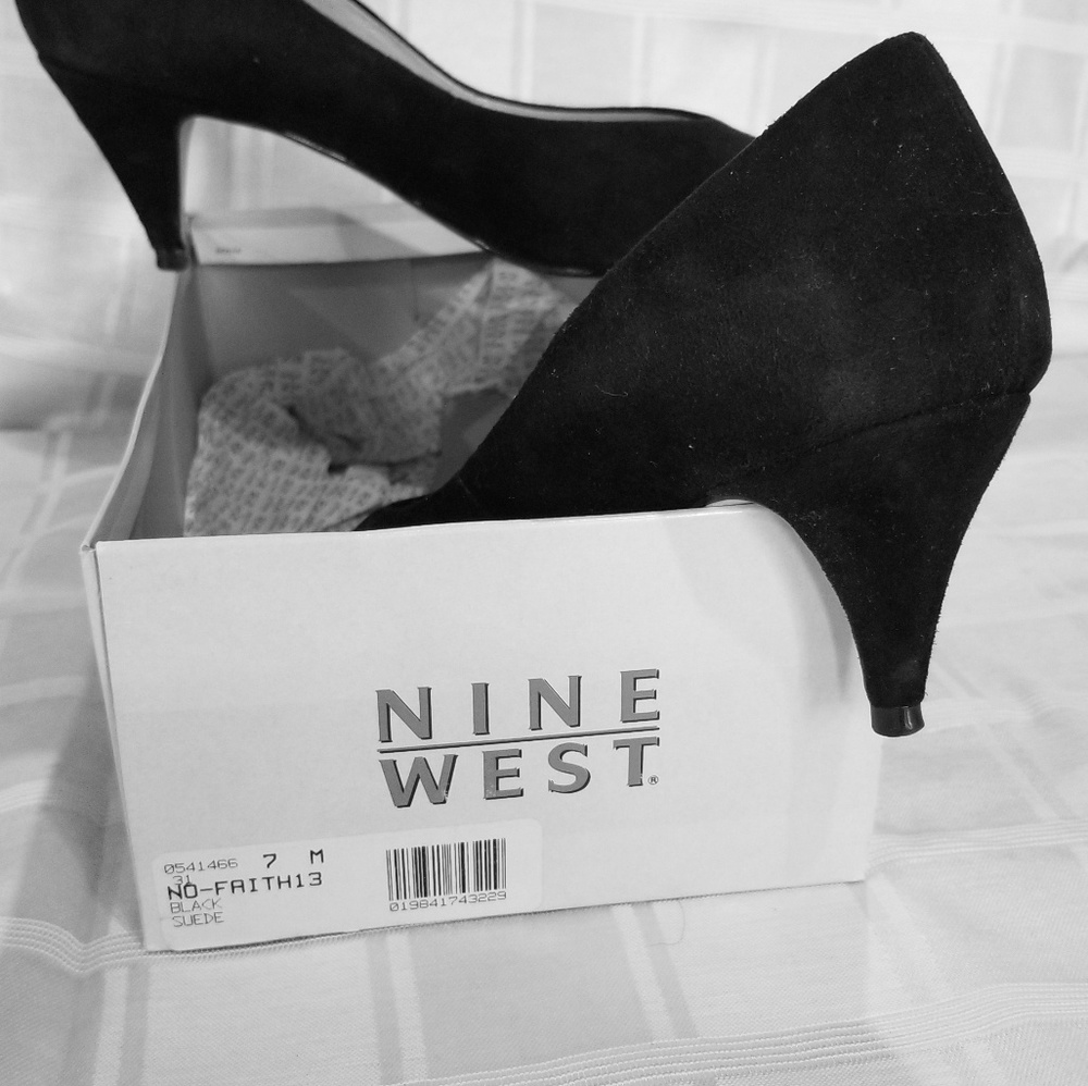 Nine West Black Suede Pumps Size 7M